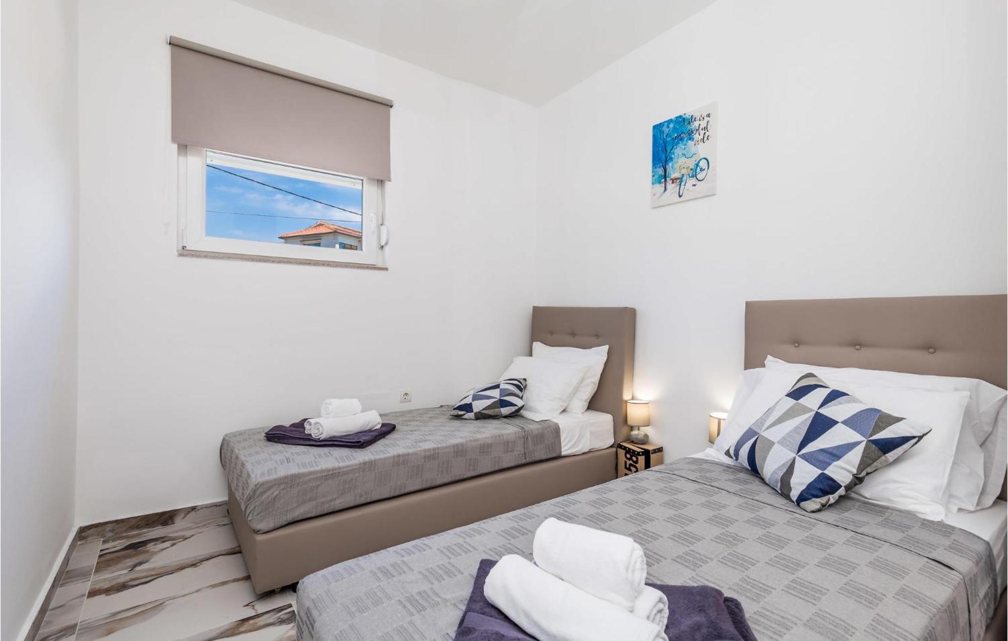 2 Bedroom Amazing Apartment In 리예카 외부 사진